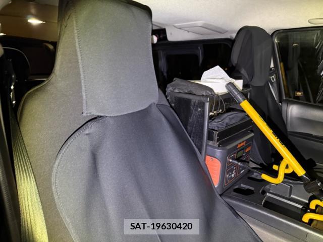 Toyota HIACE VAN 2019-07 8874936-17