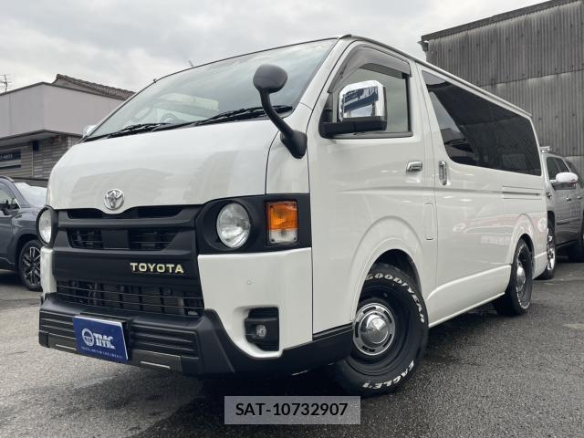 Toyota HIACE VAN 2023-03 8875354-0