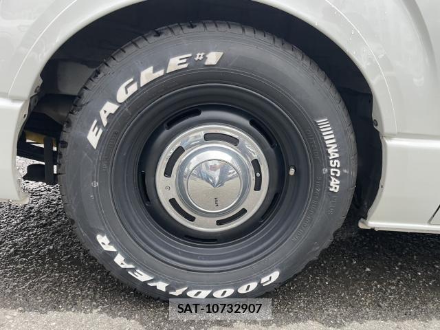 Toyota HIACE VAN 2023-03 8875354-16