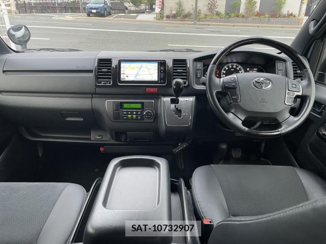 Toyota HIACE VAN 2023-03 8875354-4