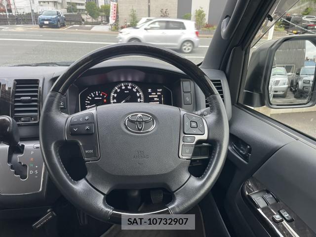 Toyota HIACE VAN 2023-03 8875354-5