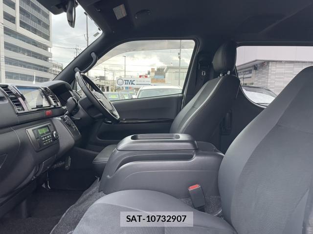 Toyota HIACE VAN 2023-03 8875354-6