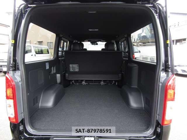 Toyota HIACE VAN 2026-04 8875827-9