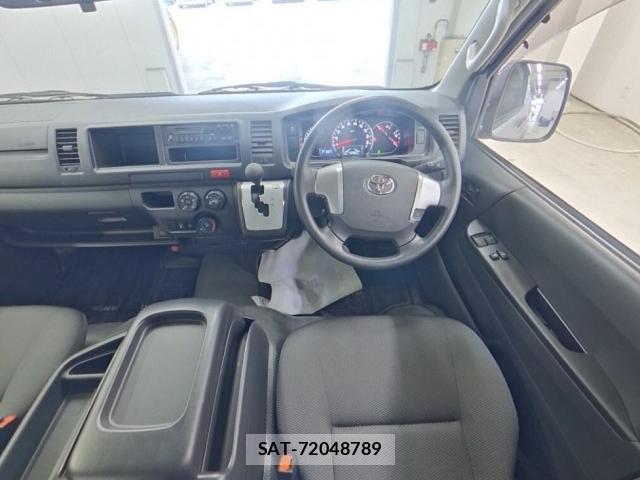 Toyota HIACE WAGON 2019-04 8872825-3