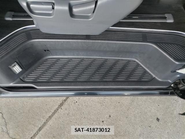 Toyota HIACE WAGON 2015-01 8874218-18