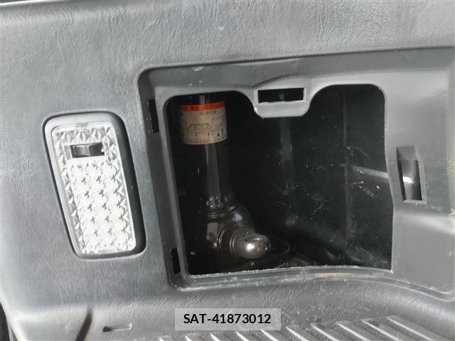 Toyota HIACE WAGON 2015-01 8874218-19