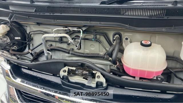 Toyota HIACE WAGON 2022-09 8874378-7