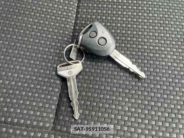 Daihatsu HIJET CARGO 2021-10 8873640-4