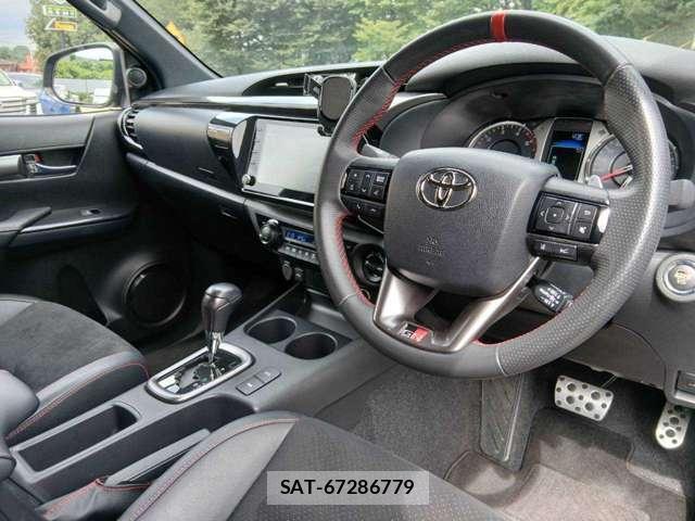 Toyota HILUX 2024-07 8872624-13