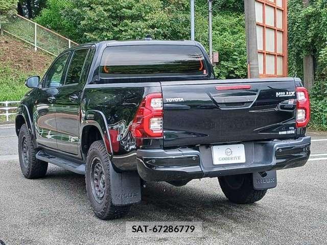 Toyota HILUX 2024-07 8872624-4