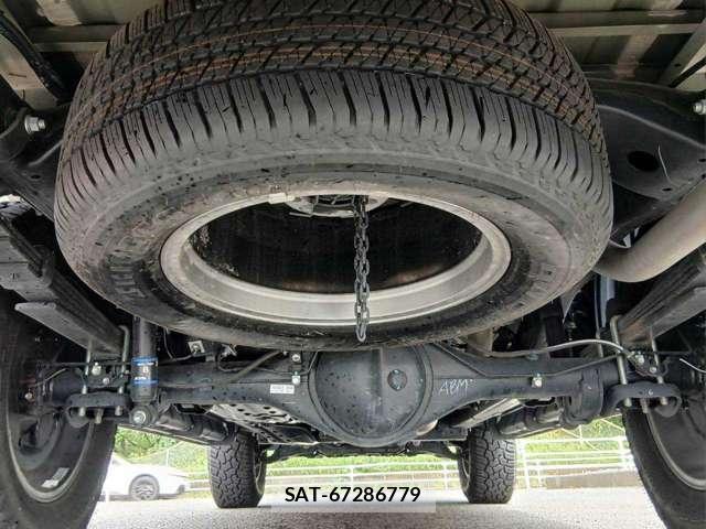 Toyota HILUX 2024-07 8872624-6