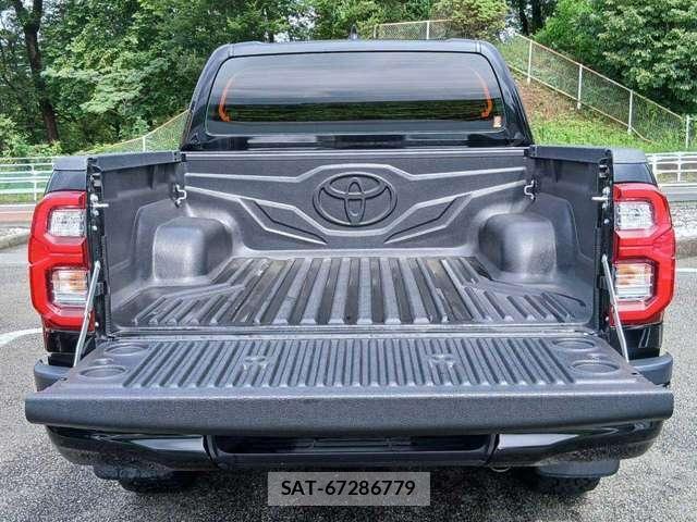 Toyota HILUX 2024-07 8872624-9