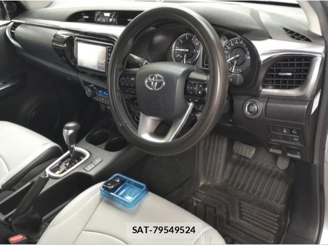 Toyota HILUX 2022-07 8872829-3