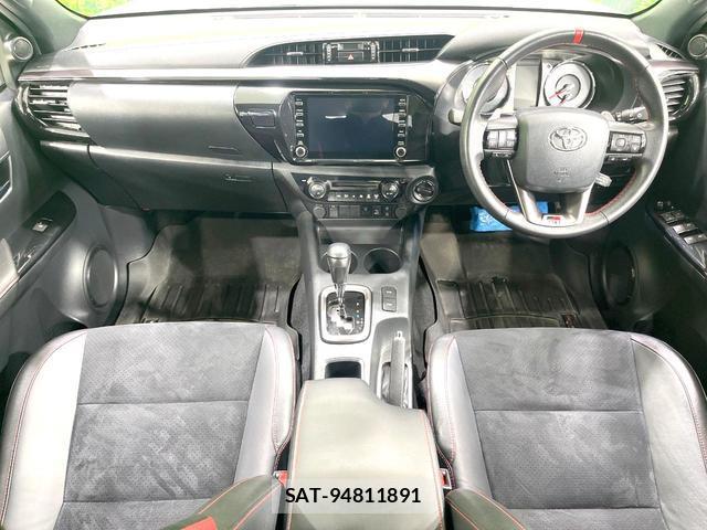 Toyota HILUX 2022-04 8873120-1