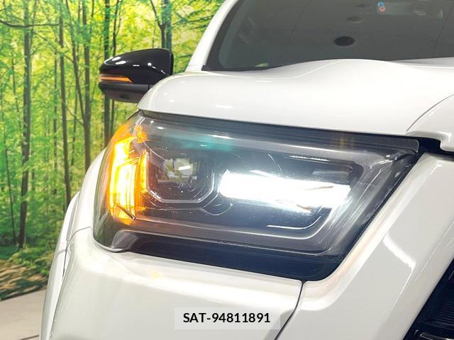 Toyota HILUX 2022-04 8873120-11