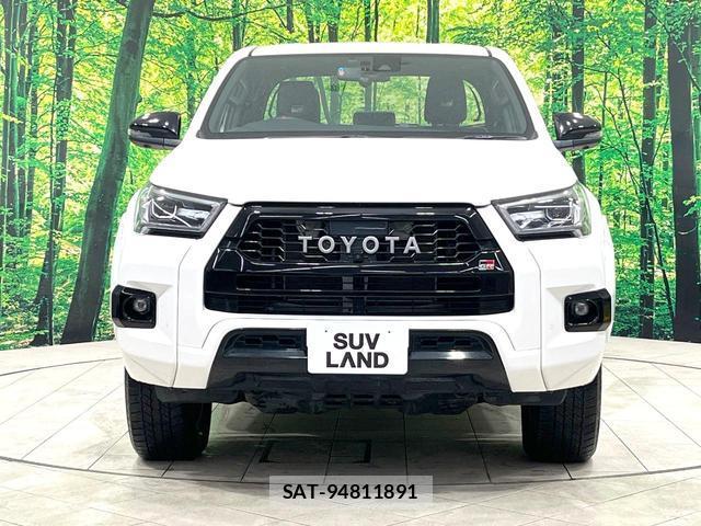 Toyota HILUX 2022-04 8873120-13