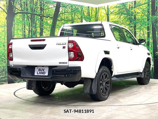 Toyota HILUX 2022-04 8873120-16