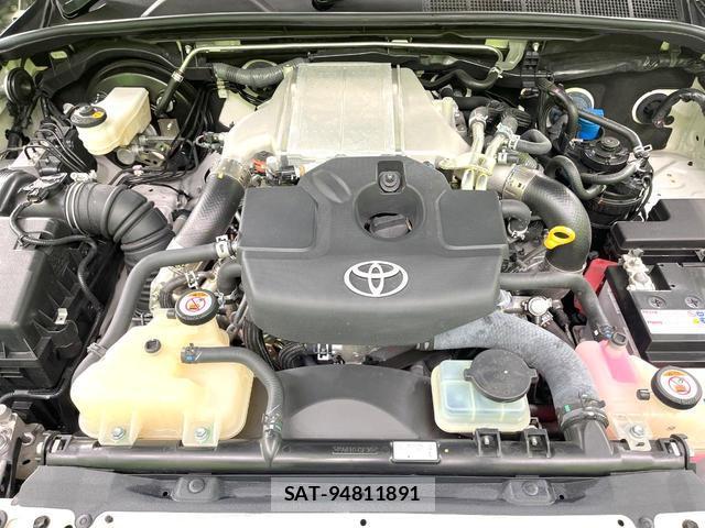 Toyota HILUX 2022-04 8873120-17