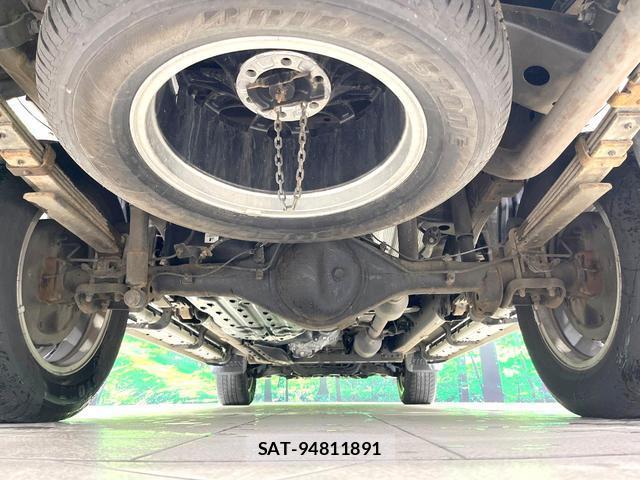 Toyota HILUX 2022-04 8873120-18