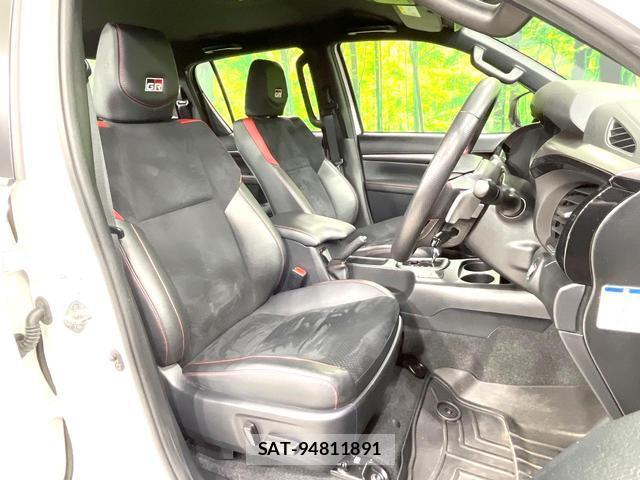 Toyota HILUX 2022-04 8873120-7