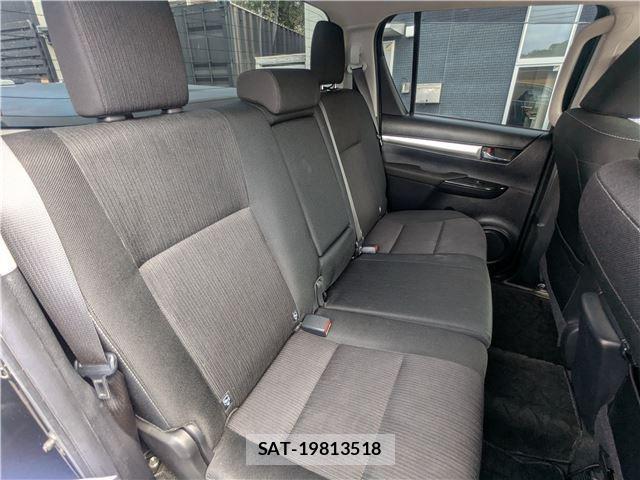 Toyota HILUX 2018-11 8874522-10