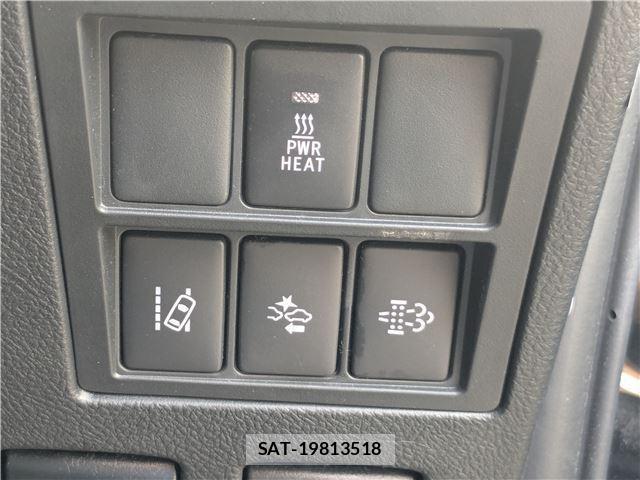 Toyota HILUX 2018-11 8874522-13