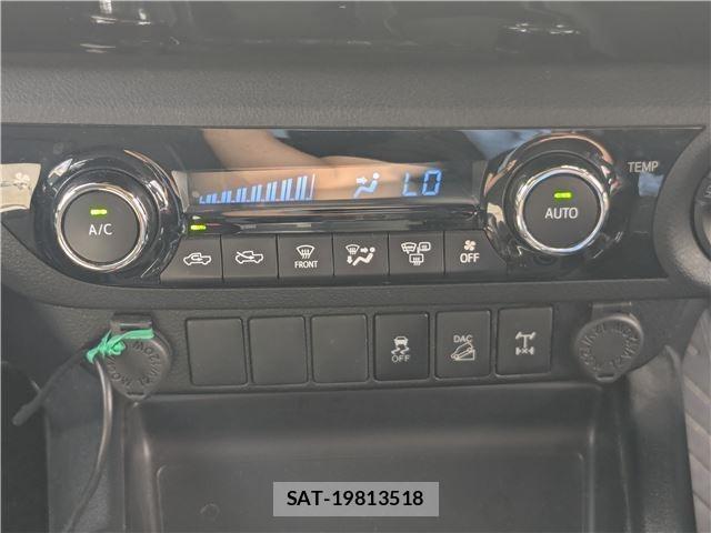 Toyota HILUX 2018-11 8874522-18