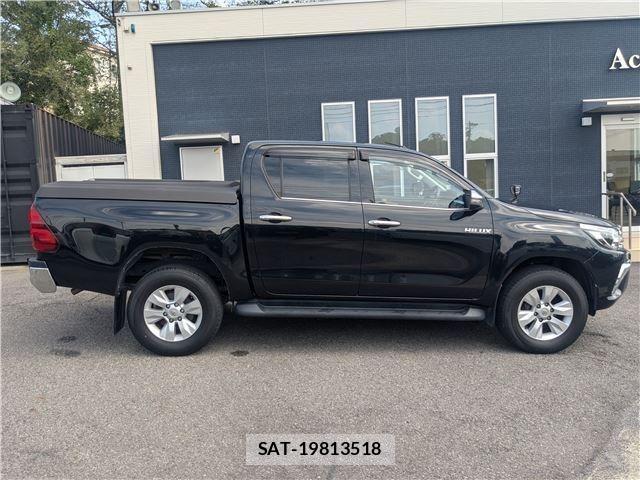 Toyota HILUX 2018-11 8874522-5