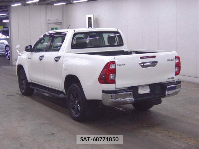 Toyota HILUX 2023-01 8874823-1