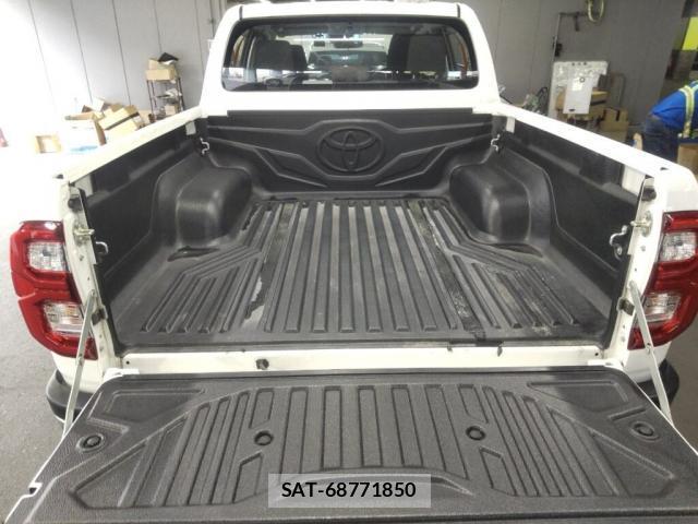 Toyota HILUX 2023-01 8874823-3
