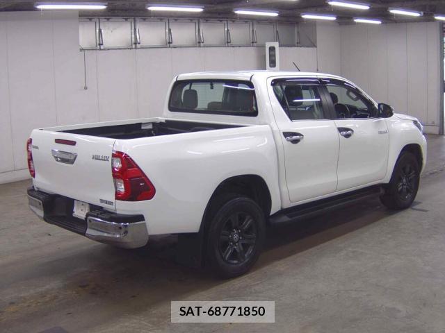 Toyota HILUX 2023-01 8874823-5