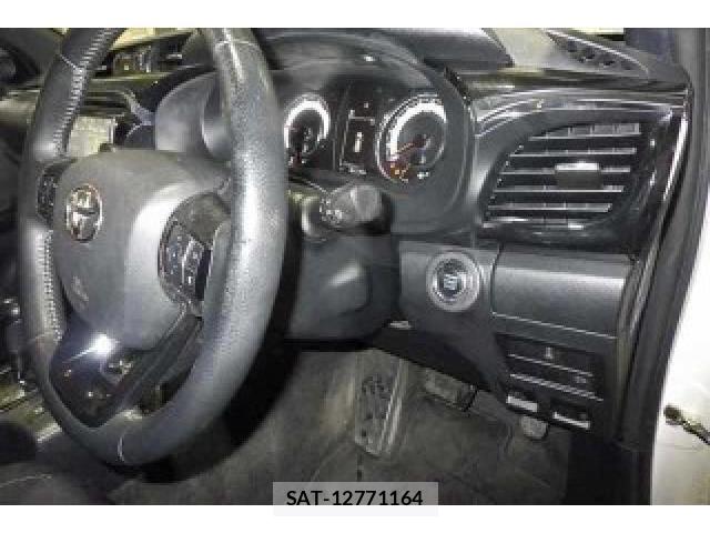 Toyota HILUX 2019-08 8874883-3