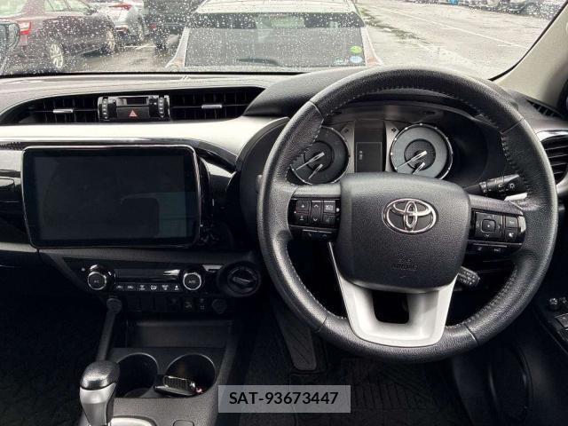 Toyota HILUX 2020-10 8874901-2