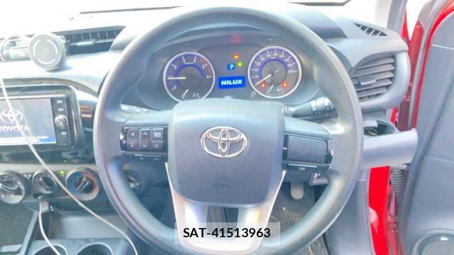 Toyota HILUX 2018-09 8874975-11