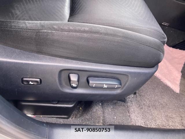 Lexus HS 2009-10 8873409-18