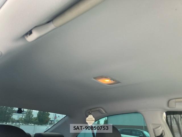 Lexus HS 2009-10 8873409-19