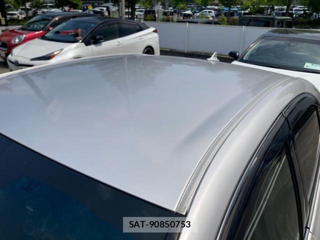 Lexus HS 2009-10 8873409-8