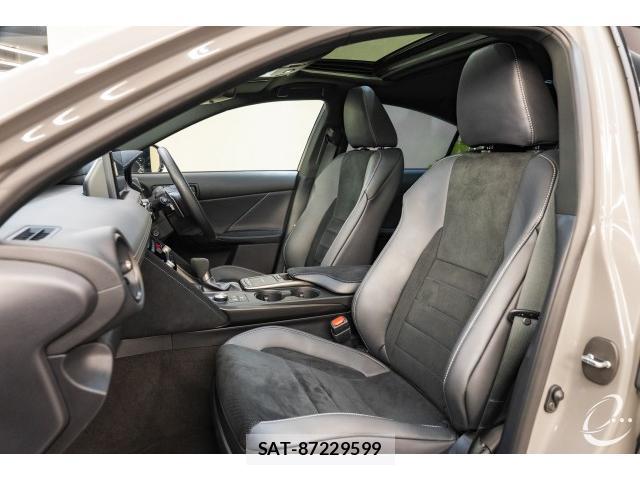 Lexus IS 2023-08 8872805-3