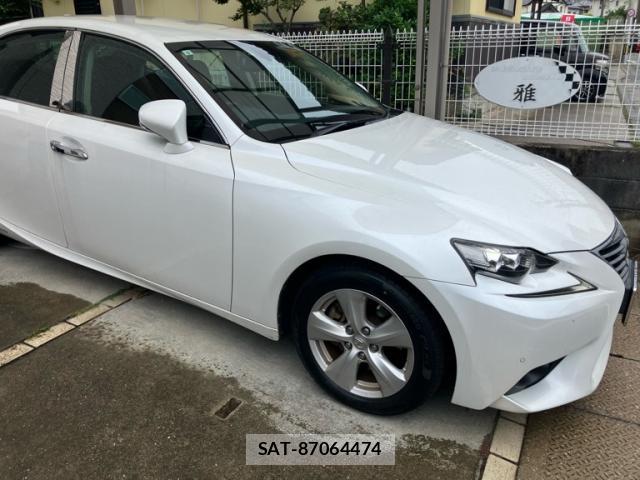 Lexus IS 2015-01 8873434-1