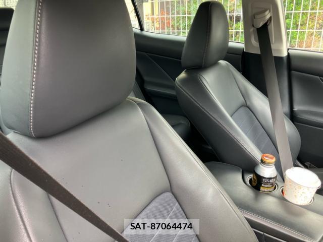 Lexus IS 2015-01 8873434-15