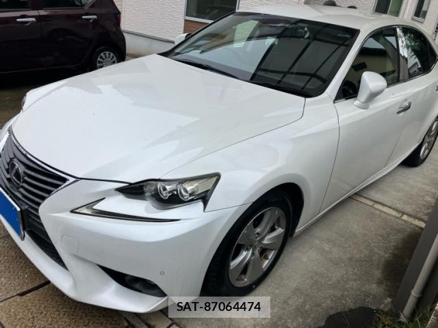 Lexus IS 2015-01 8873434-2