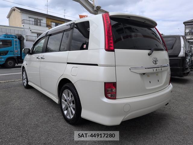 Toyota ISIS 2009-12 8872998-17
