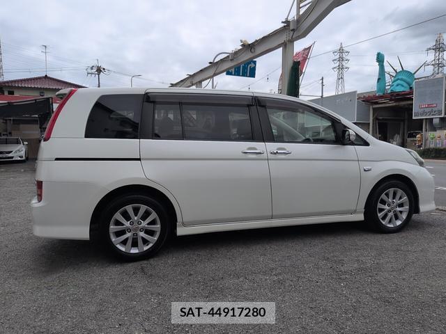 Toyota ISIS 2009-12 8872998-3