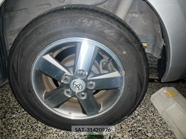 Toyota ISIS 2006-03 8873092-2