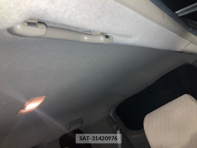 Toyota ISIS 2006-03 8873092-5