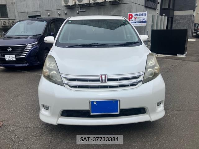 Toyota ISIS 2009-10 8873327-1