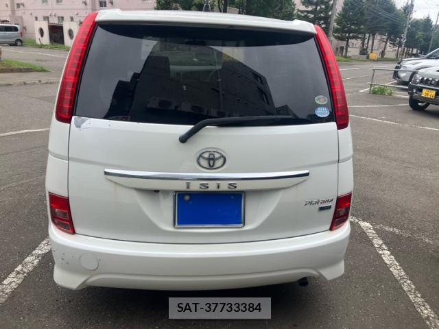 Toyota ISIS 2009-10 8873327-7