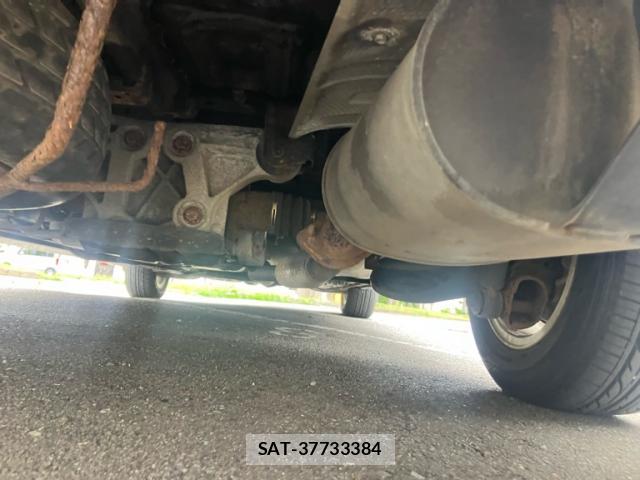 Toyota ISIS 2009-10 8873327-9