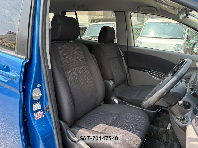 Toyota ISIS 2005-02 8875839-18