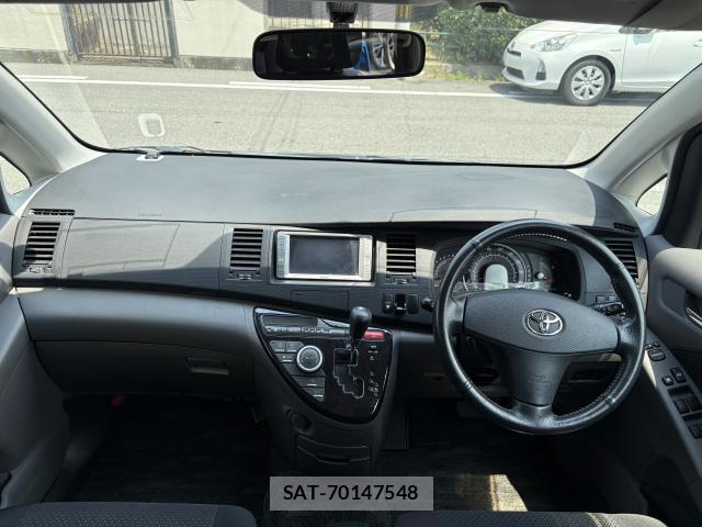 Toyota ISIS 2005-02 8875839-2